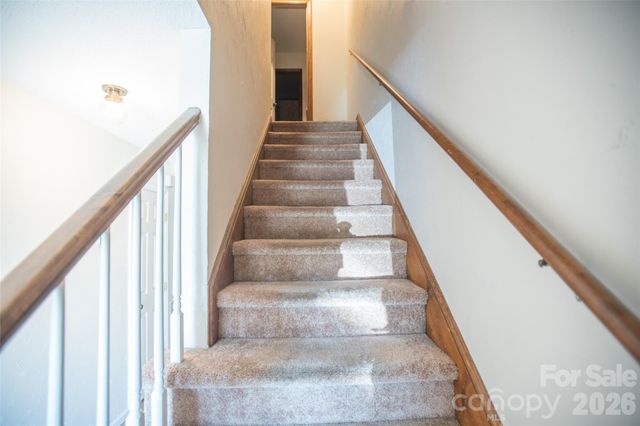 1330 5th Street NE 131, Hickory, NC 28601