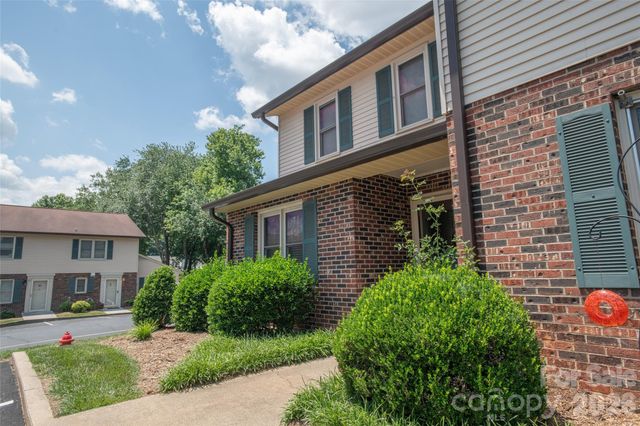 1330 5th Street NE 131, Hickory, NC 28601