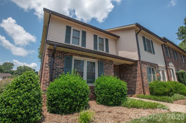 1330 5th Street NE 131, Hickory, NC 28601