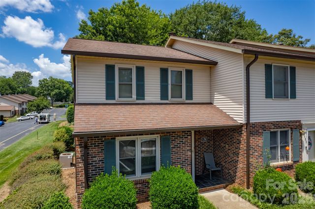 1330 5th Street NE 131, Hickory, NC 28601