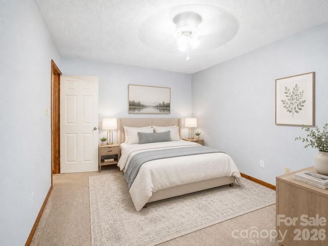 1330 5th Street NE 131, Hickory, NC 28601