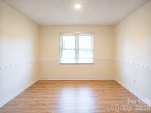 1330 5th Street NE 131, Hickory, NC 28601