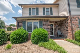 1330 5th Street NE 131, Hickory, NC 28601