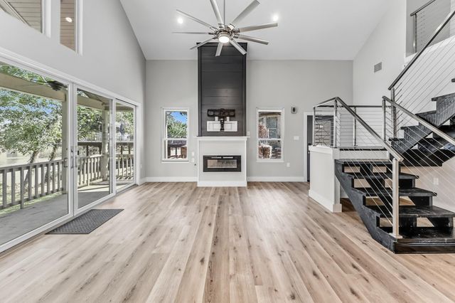 50 Hunters Creek Drive, Huntsville, TX 77340