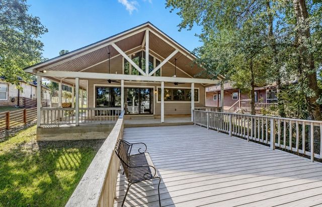 50 Hunters Creek Drive, Huntsville, TX 77340