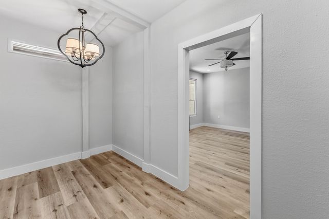 50 Hunters Creek Drive, Huntsville, TX 77340