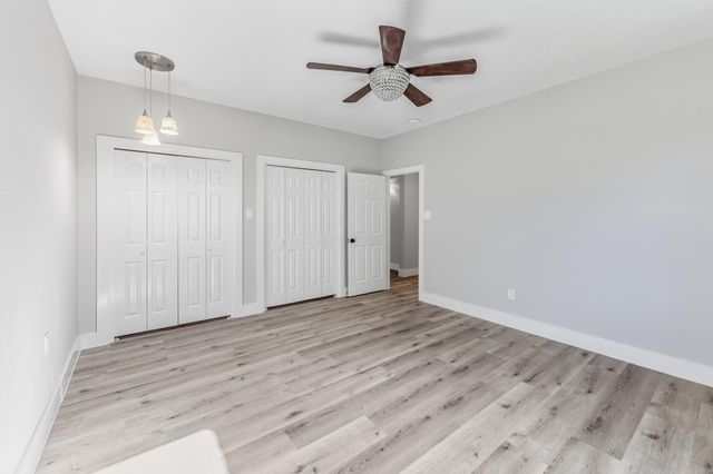 50 Hunters Creek Drive, Huntsville, TX 77340