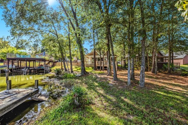 50 Hunters Creek Drive, Huntsville, TX 77340