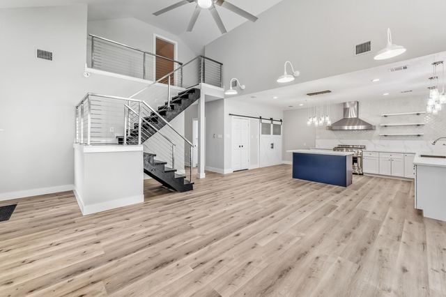 50 Hunters Creek Drive, Huntsville, TX 77340