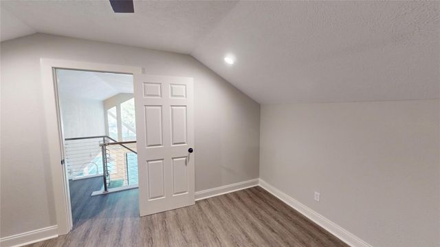 50 Hunters Creek Drive, Huntsville, TX 77340
