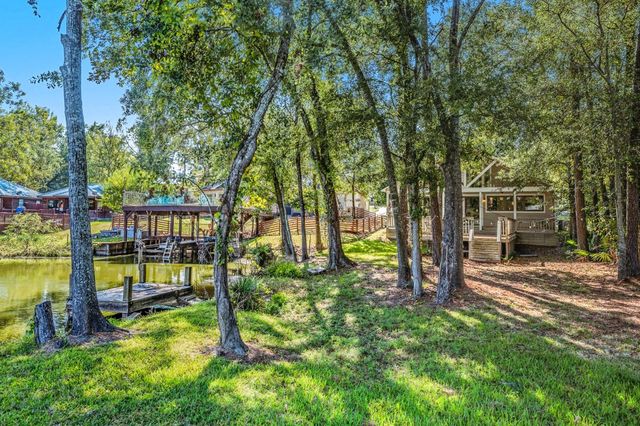 50 Hunters Creek Drive, Huntsville, TX 77340