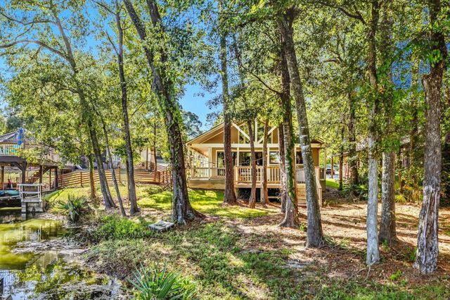 50 Hunters Creek Drive, Huntsville, TX 77340