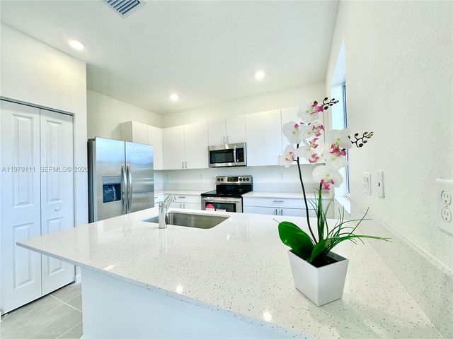 16213 SW 288th Ter 16213, Homestead, FL 33033