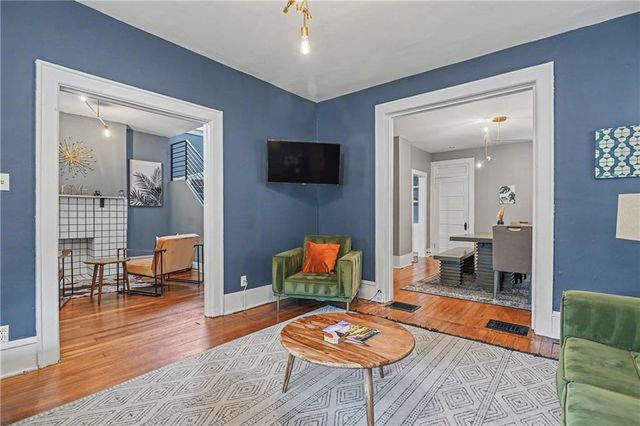 3009 Oak Street, Kansas City, MO 64108