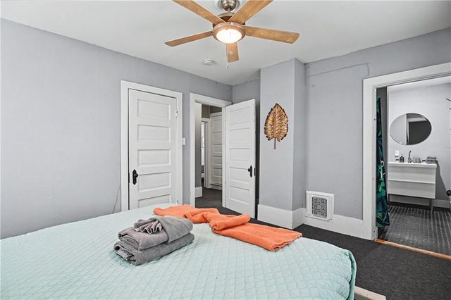 3009 Oak Street, Kansas City, MO 64108