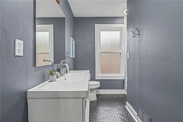 3009 Oak Street, Kansas City, MO 64108