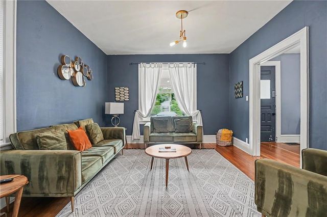 3009 Oak Street, Kansas City, MO 64108