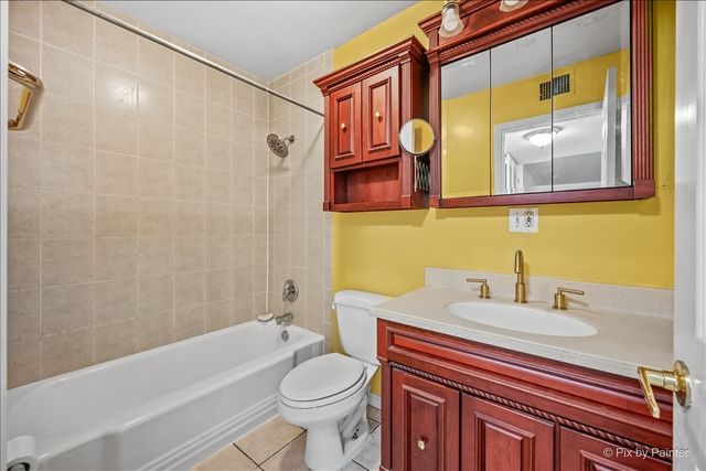 920 Beau Drive 112, Des Plaines, IL 60016