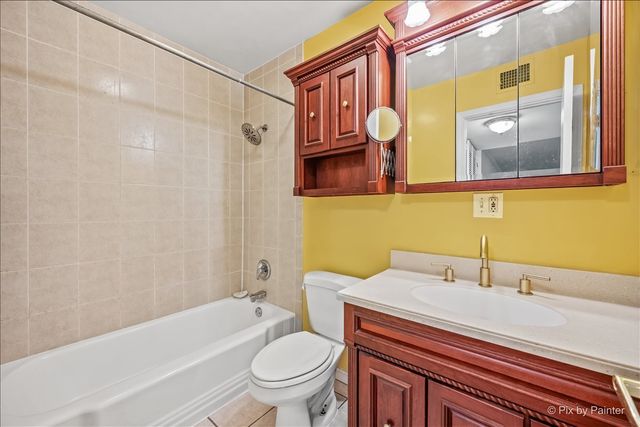 920 Beau Drive 112, Des Plaines, IL 60016