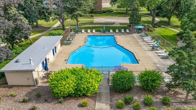 920 Beau Drive 112, Des Plaines, IL 60016