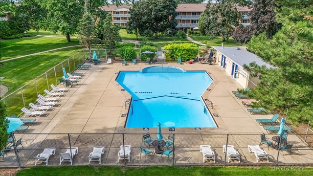 920 Beau Drive 112, Des Plaines, IL 60016