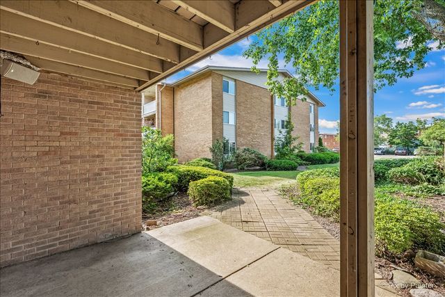 920 Beau Drive 112, Des Plaines, IL 60016