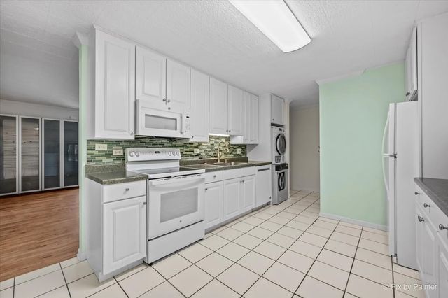 920 Beau Drive 112, Des Plaines, IL 60016
