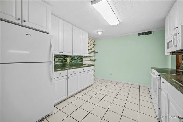 920 Beau Drive 112, Des Plaines, IL 60016