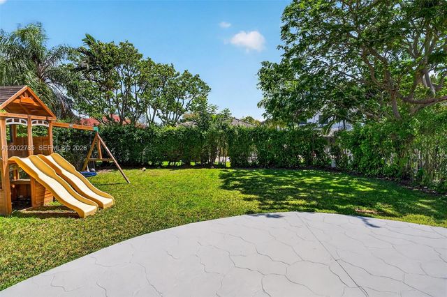 1142 Croton Ct, Weston, FL 33327