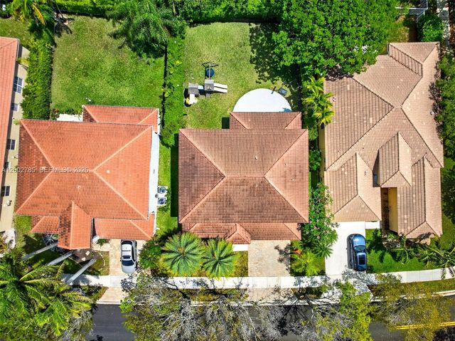 1142 Croton Ct, Weston, FL 33327