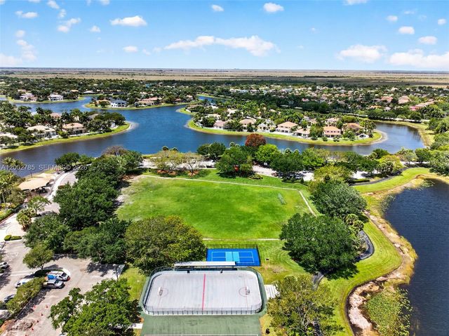 1142 Croton Ct, Weston, FL 33327
