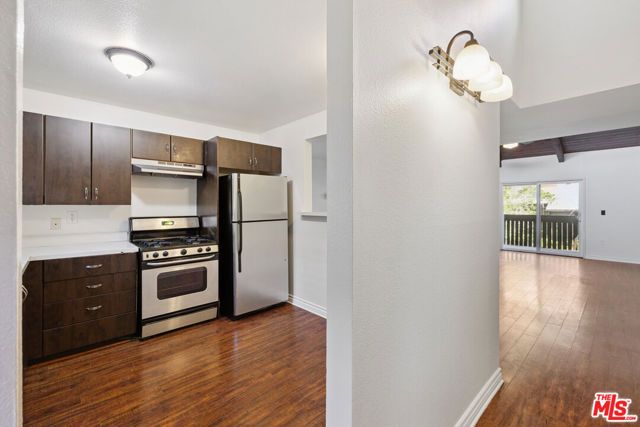 18350 Hatteras Street 248, Tarzana (los Angeles), CA 91356