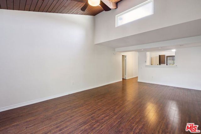 18350 Hatteras Street 248, Tarzana (los Angeles), CA 91356