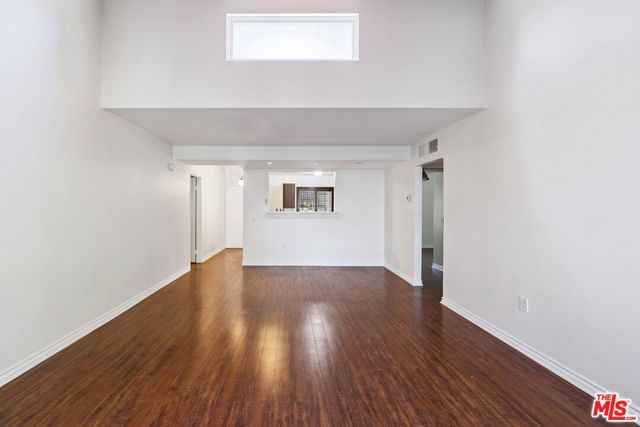 18350 Hatteras Street 248, Tarzana (los Angeles), CA 91356