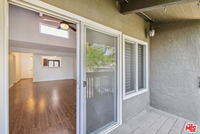 18350 Hatteras Street 248, Tarzana (los Angeles), CA 91356