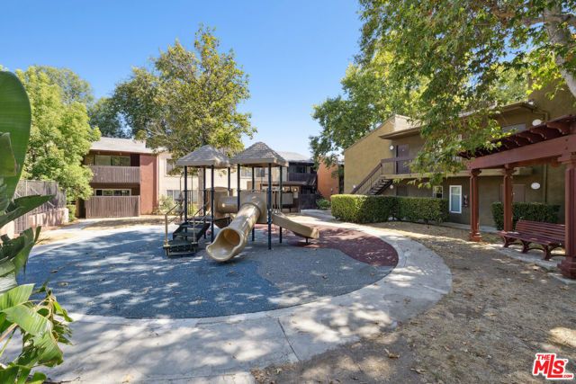 18350 Hatteras Street 248, Tarzana (los Angeles), CA 91356