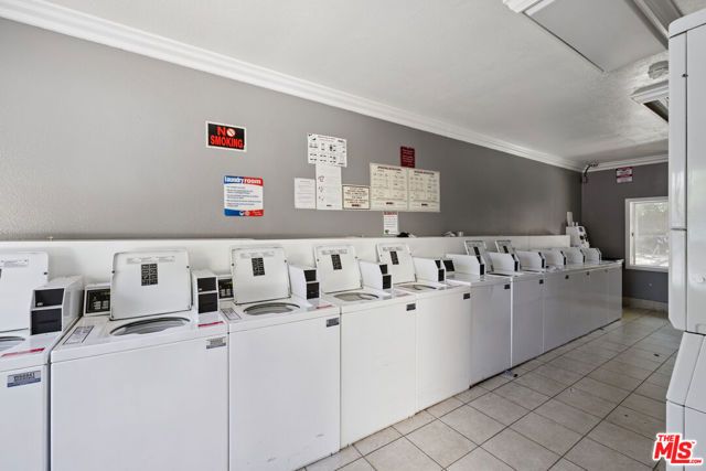 18350 Hatteras Street 248, Tarzana (los Angeles), CA 91356