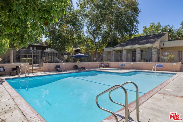 18350 Hatteras Street 248, Tarzana (los Angeles), CA 91356