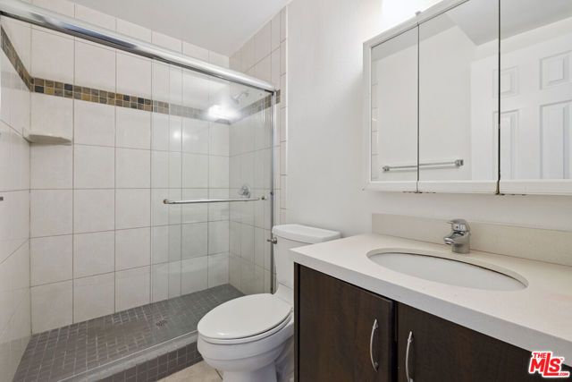 18350 Hatteras Street 248, Tarzana (los Angeles), CA 91356