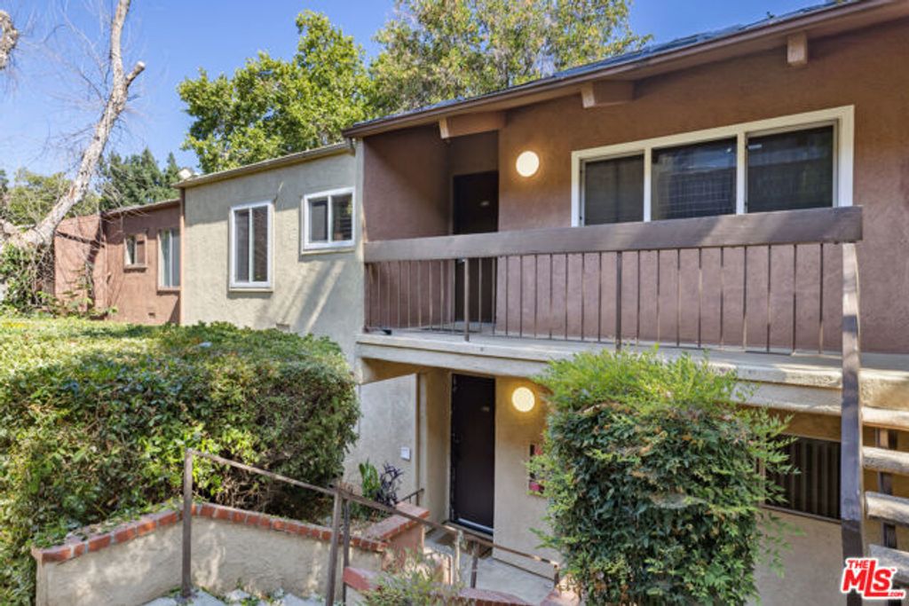 18350 Hatteras Street 248, Tarzana (los Angeles), CA 91356