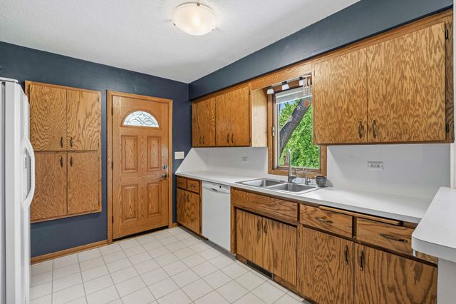 1870 7th Street NW, New Brighton, MN 55112