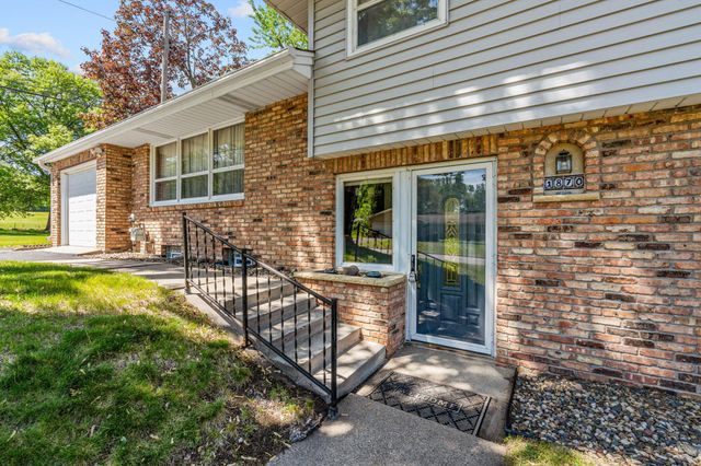 1870 7th Street NW, New Brighton, MN 55112