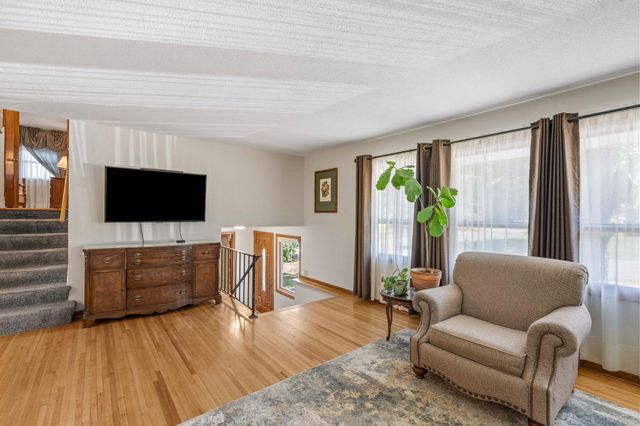 1870 7th Street NW, New Brighton, MN 55112