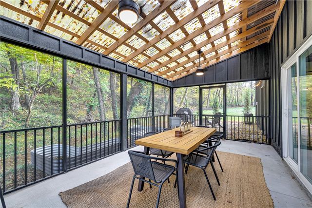 8442 E McNelly Road, Bentonville, AR 72712