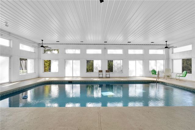 8442 E McNelly Road, Bentonville, AR 72712