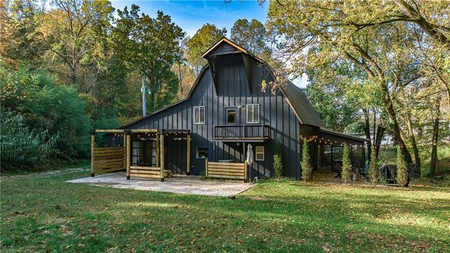 8442 E McNelly Road, Bentonville, AR 72712