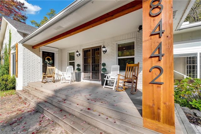 8442 E McNelly Road, Bentonville, AR 72712