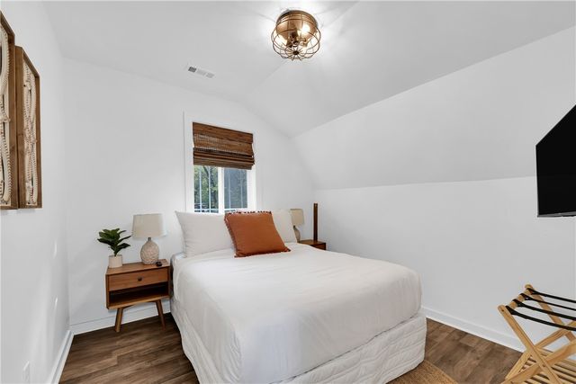 8442 E McNelly Road, Bentonville, AR 72712