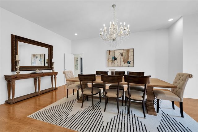 8442 E McNelly Road, Bentonville, AR 72712