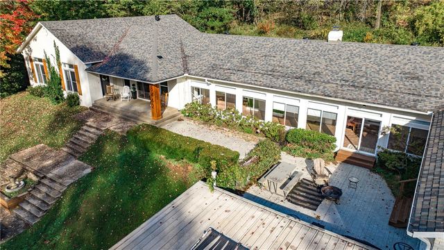 8442 E McNelly Road, Bentonville, AR 72712